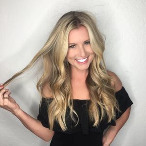 Meet your Posher, Laura